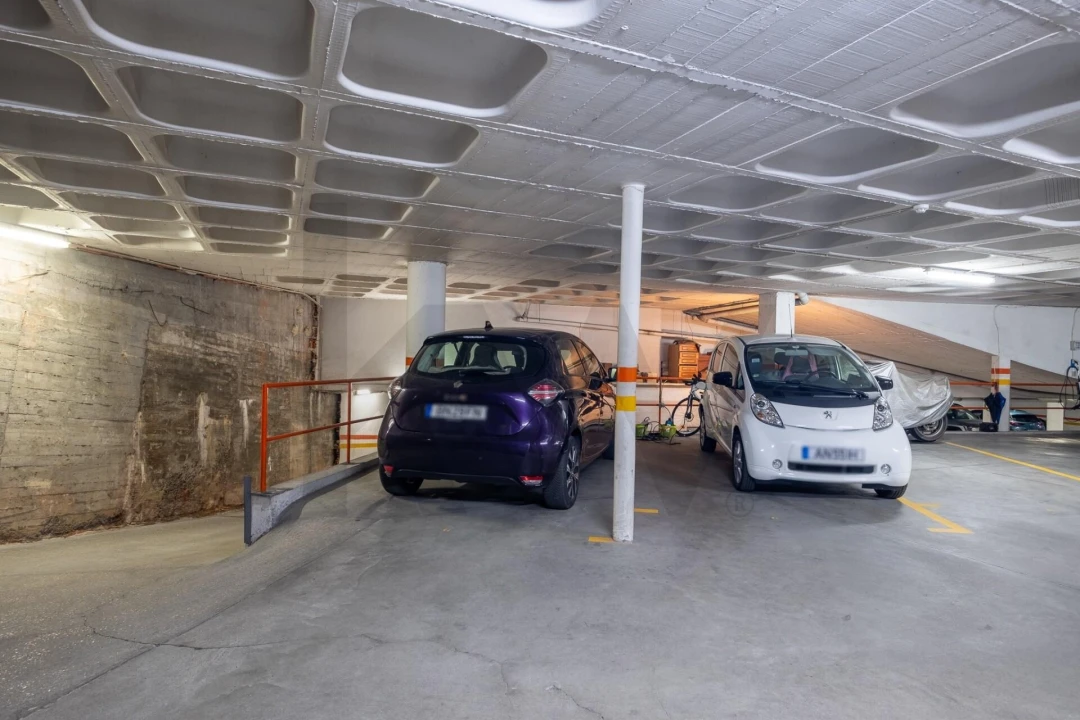 Apartamento T3 para Venda em Carnaxide e Queijas Foto 25