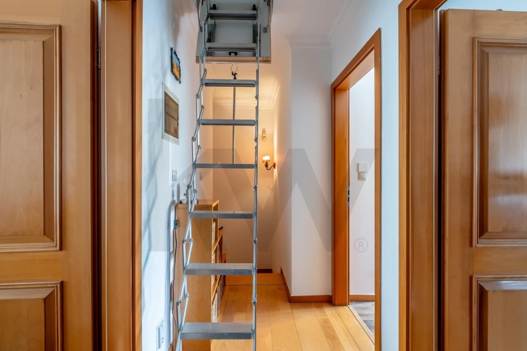 Apartamento T3 para Venda em Carnaxide e Queijas Foto 22