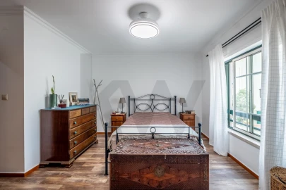 Apartamento T3 para Venda em Carnaxide e Queijas