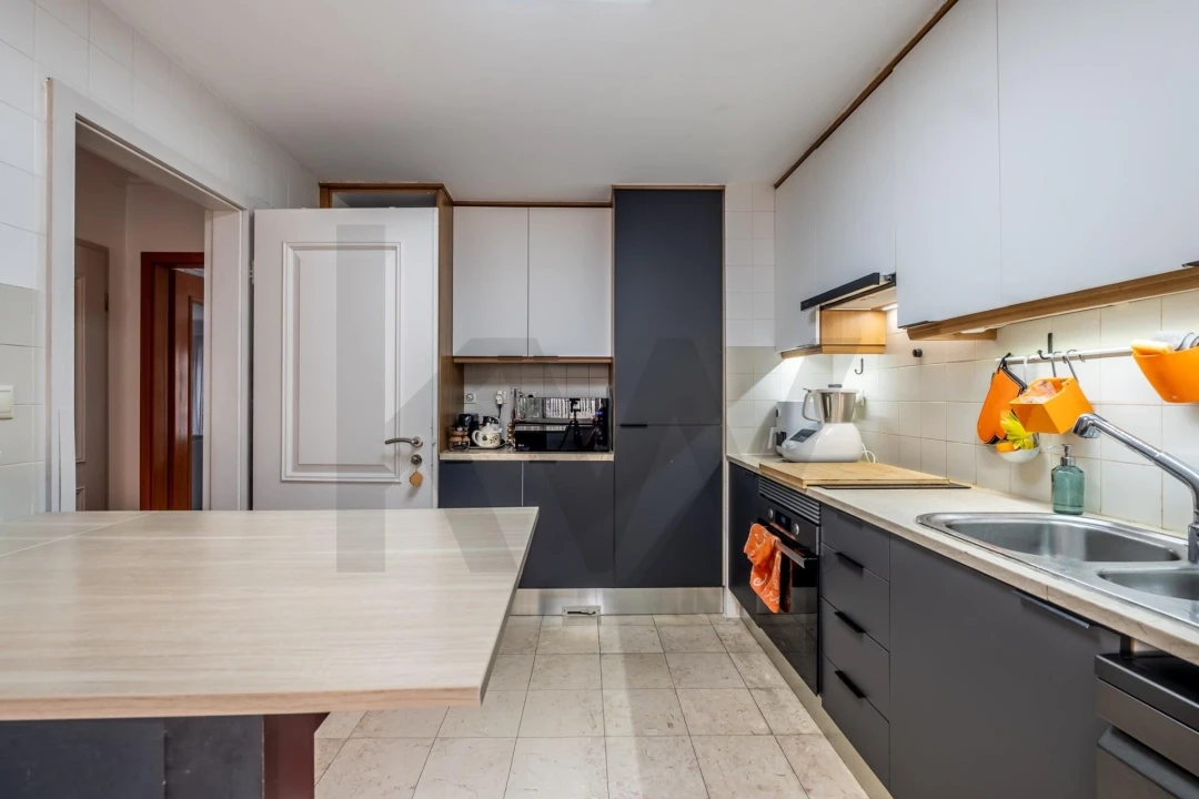 Apartamento T3 para Venda em Carnaxide e Queijas Foto 11