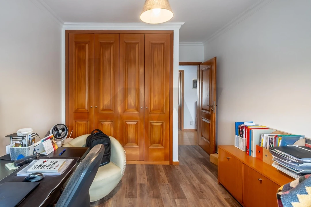 Apartamento T3 para Venda em Carnaxide e Queijas Foto 19
