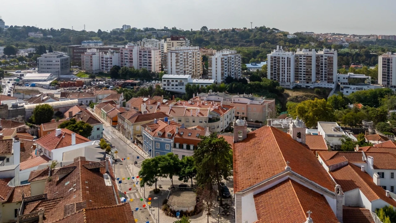 Apartamento T3 para Venda em Carnaxide e Queijas Foto 45