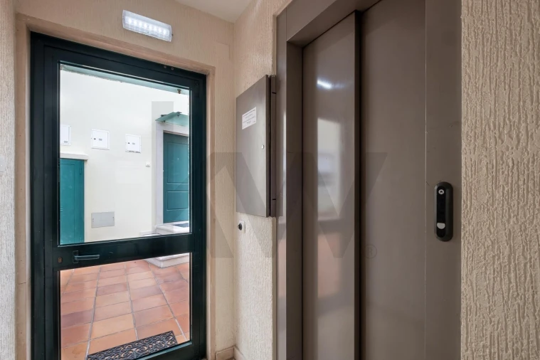 Apartamento T3 para Venda em Carnaxide e Queijas Foto 30