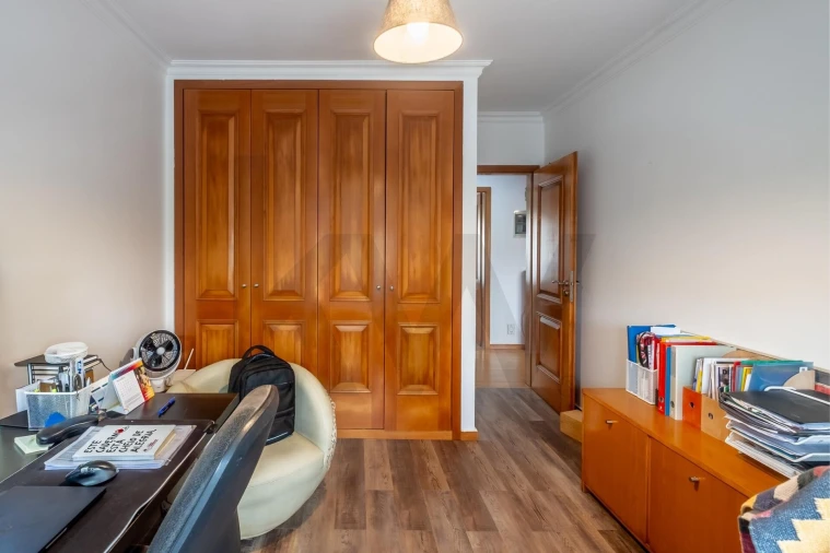 Apartamento T3 para Venda em Carnaxide e Queijas Foto 19