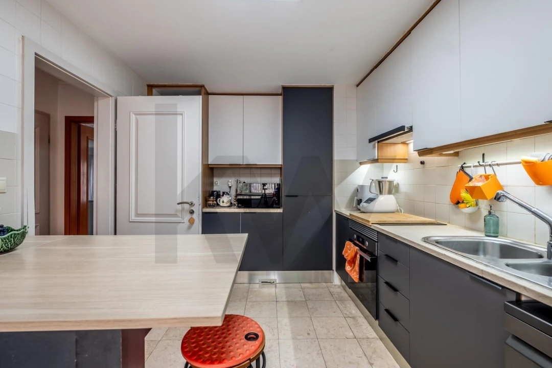 Apartamento T3 para Venda em Carnaxide e Queijas Foto 11