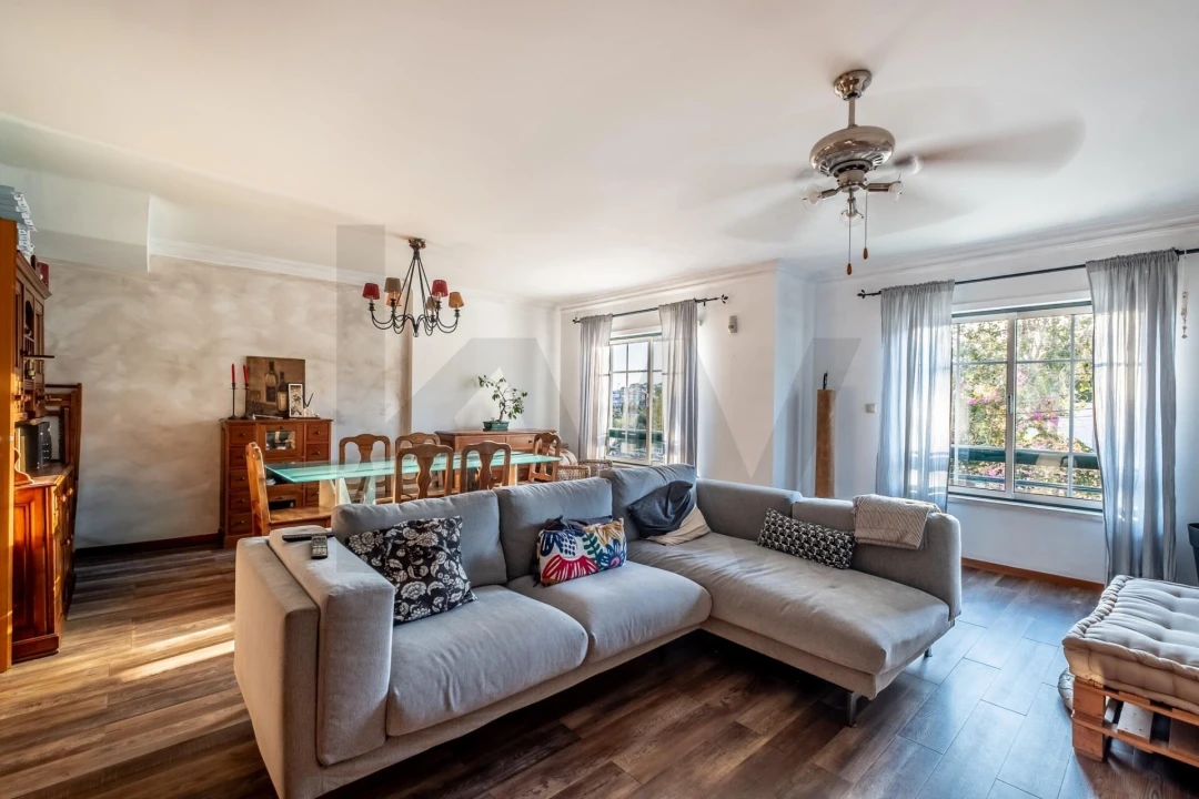 Apartamento T3 para Venda em Carnaxide e Queijas Foto 15