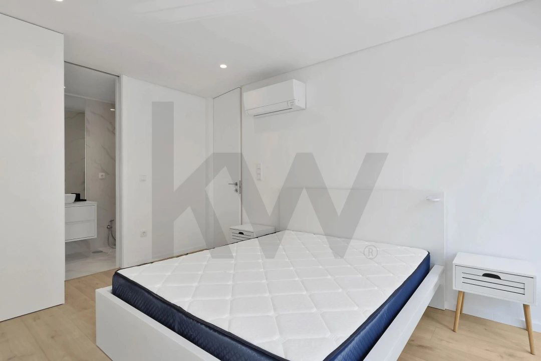 Apartamento T2 para Arrendamento em Cedofeita, Santo Ildefonso, Sé, Miragaia, São Nicolau e Vitória Foto 9
