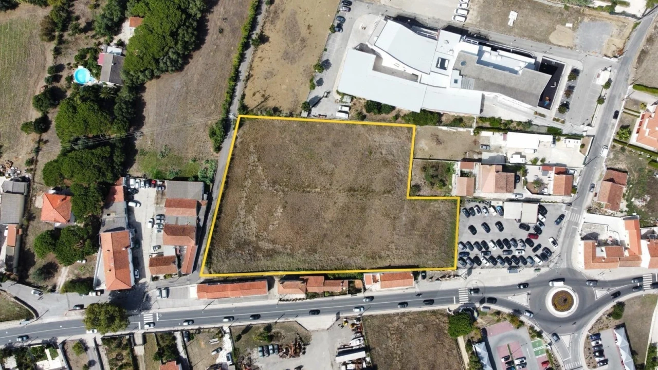 Terreno para Venda em São João das Lampas e Terrugem Foto 1