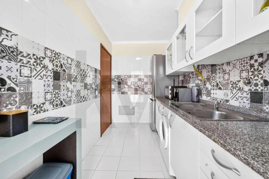 Apartamento T2 para Venda em Caniço Foto 4