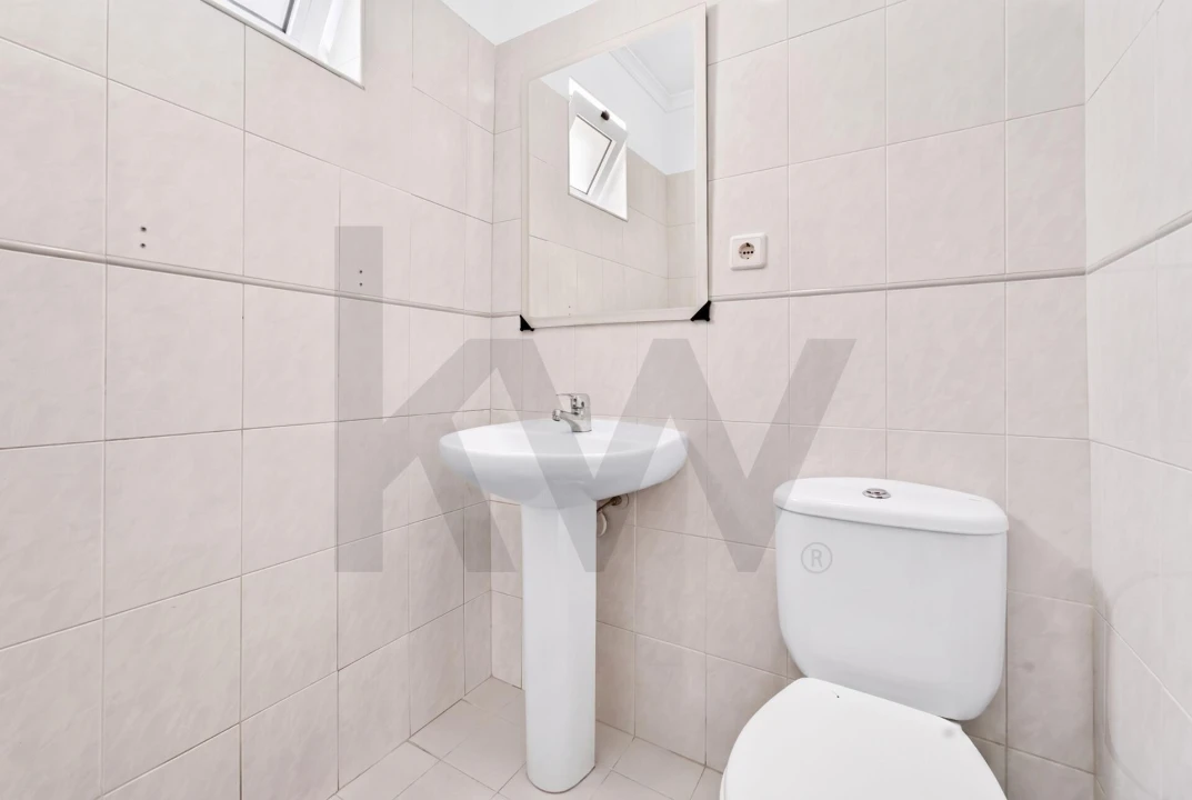 Apartamento T2 para Venda em Caniço Foto 12
