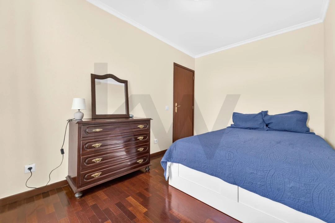 Apartamento T2 para Venda em Caniço Foto 9