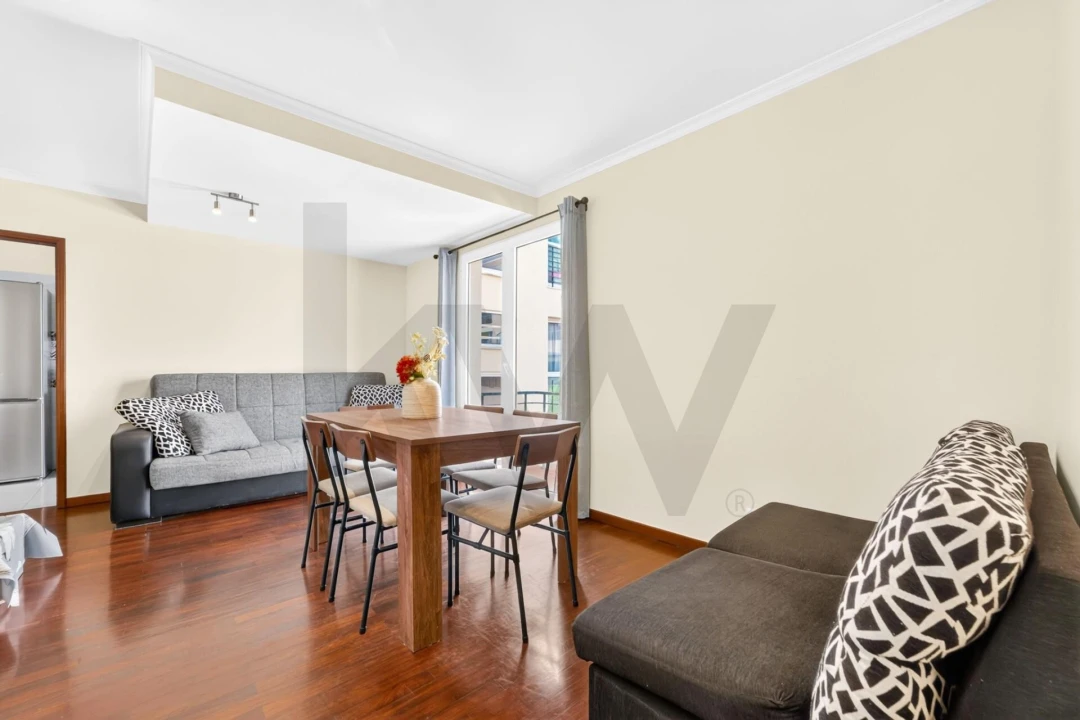 Apartamento T2 para Venda em Caniço Foto 3