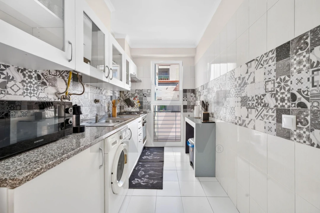 Apartamento T2 para Venda em Caniço Foto 5