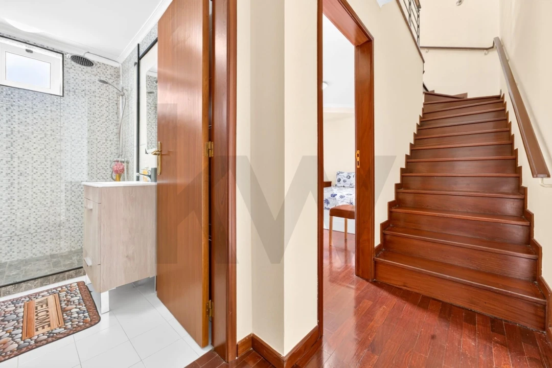 Apartamento T2 para Venda em Caniço Foto 6