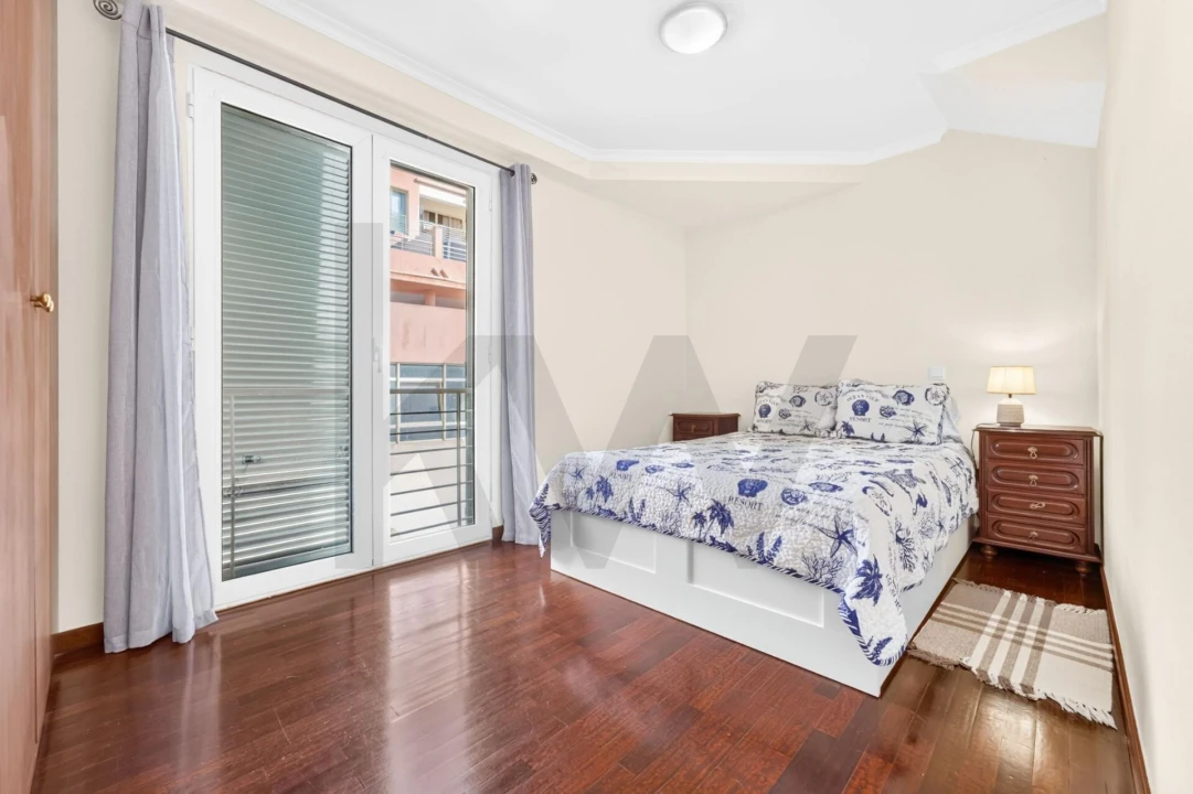 Apartamento T2 para Venda em Caniço Foto 8