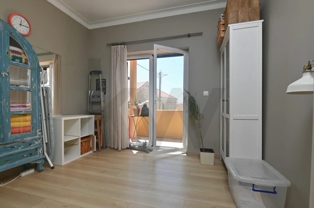 Apartamento T2 para Venda em Carcavelos e Parede Foto 10