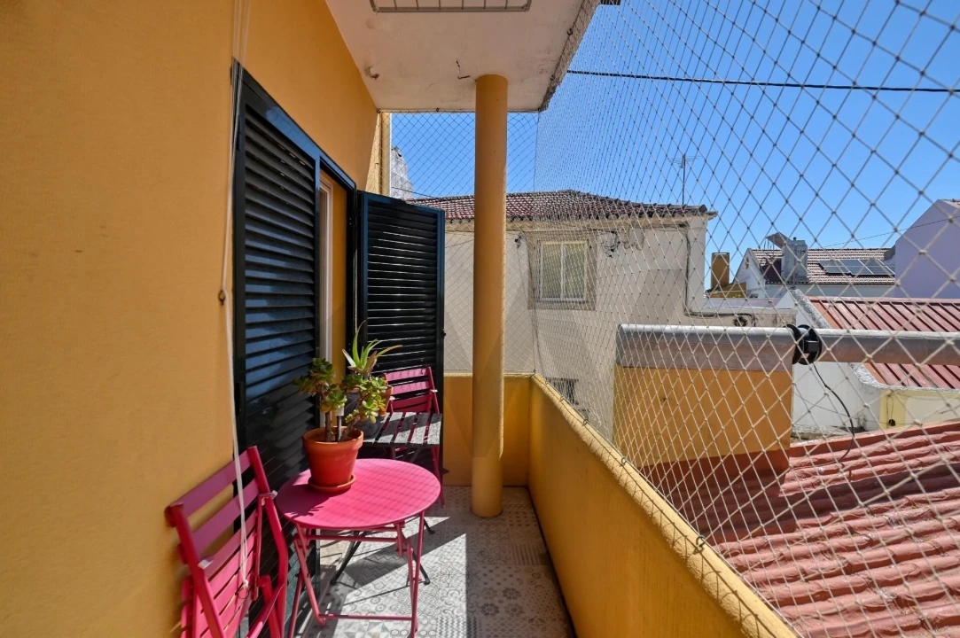 Apartamento T2 para Venda em Carcavelos e Parede Foto 15
