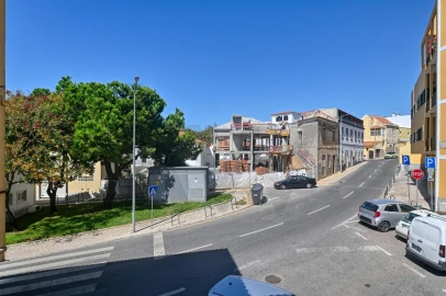Apartamento T2 para Venda em Carcavelos e Parede