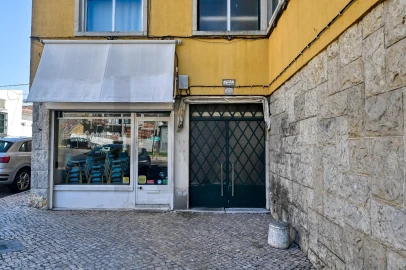 Apartamento T2 para Venda em Carcavelos e Parede