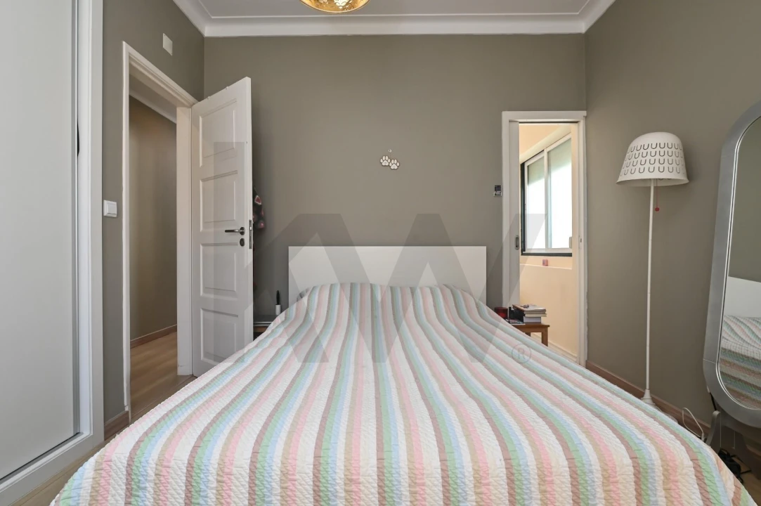 Apartamento T2 para Venda em Carcavelos e Parede Foto 9