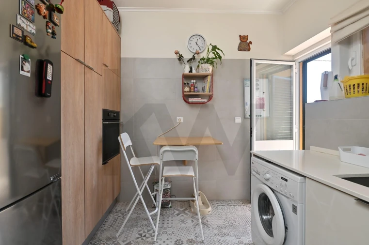Apartamento T2 para Venda em Carcavelos e Parede Foto 13