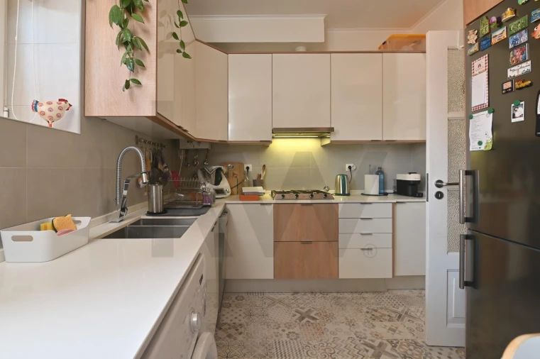 Apartamento T2 para Venda em Carcavelos e Parede Foto 12