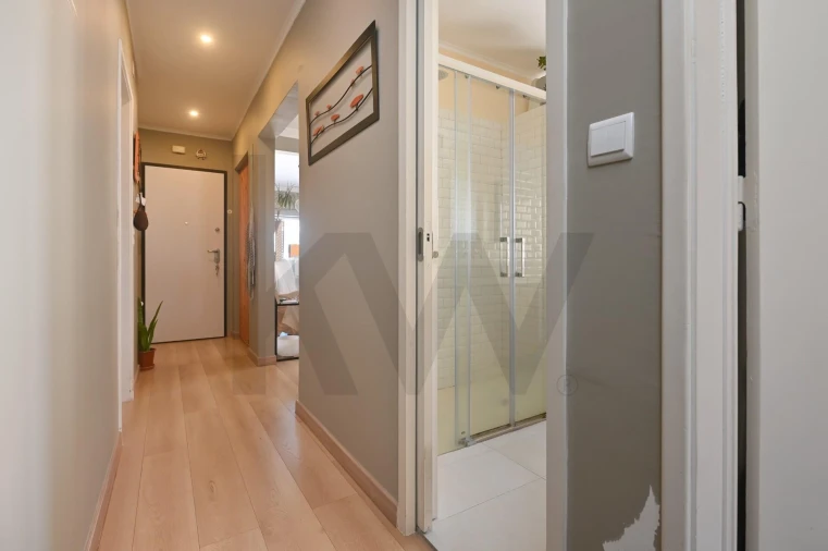 Apartamento T2 para Venda em Carcavelos e Parede Foto 5