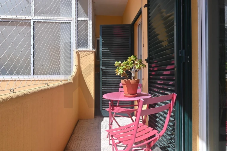 Apartamento T2 para Venda em Carcavelos e Parede Foto 17