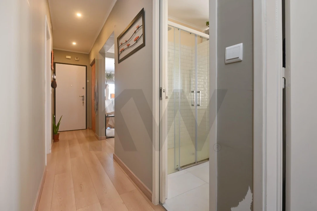Apartamento T2 para Venda em Carcavelos e Parede Foto 5