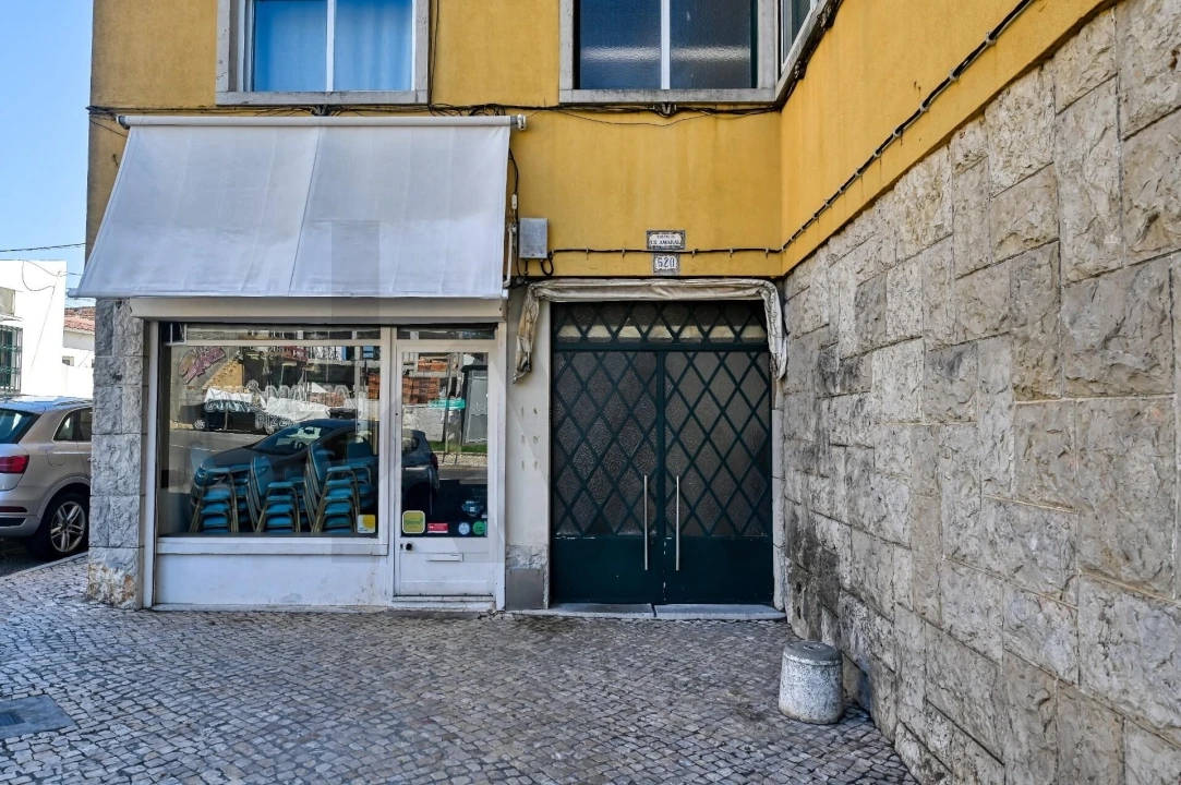 Apartamento T2 para Venda em Carcavelos e Parede Foto 19
