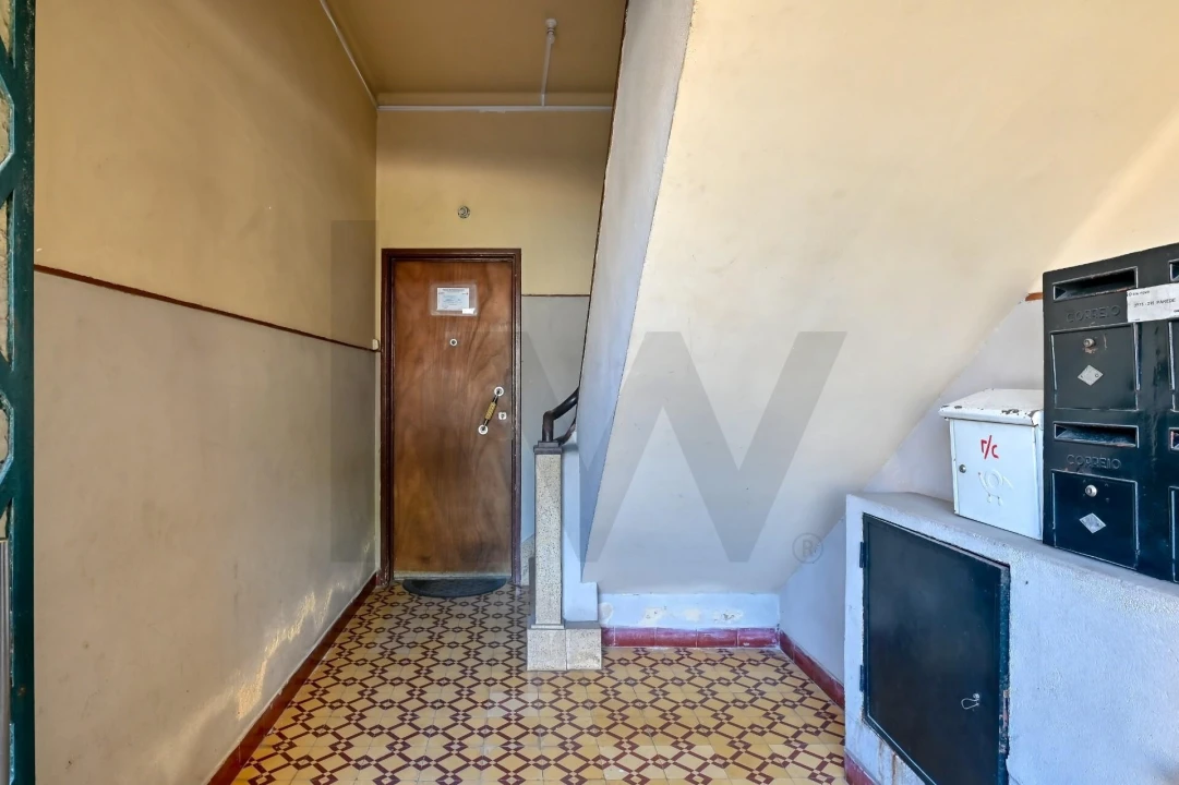 Apartamento T2 para Venda em Carcavelos e Parede Foto 21