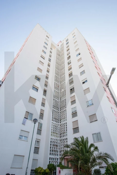 Apartamento T2 para Venda em Santo António dos Cavaleiros e Frielas