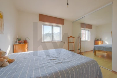 Apartamento T2 para Venda em Santo António dos Cavaleiros e Frielas