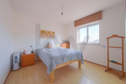Apartamento T2 para Venda em Santo António dos Cavaleiros e Frielas