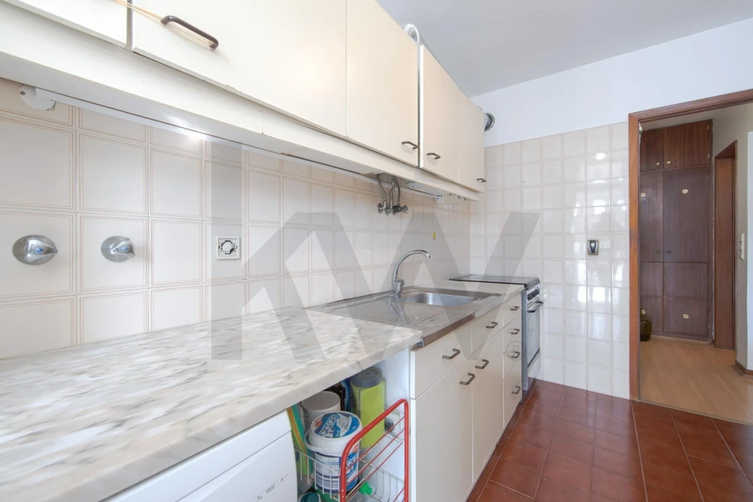 Apartamento T2 para Venda em Santo António dos Cavaleiros e Frielas Foto 5
