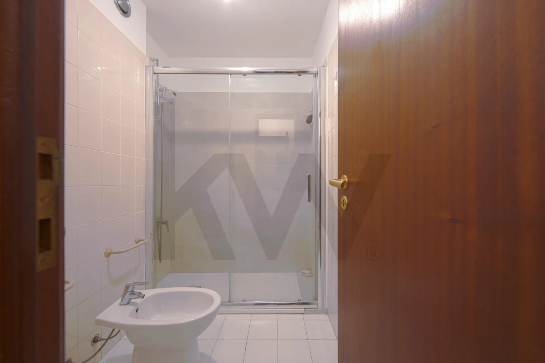 Apartamento T2 para Venda em Santo António dos Cavaleiros e Frielas Foto 11