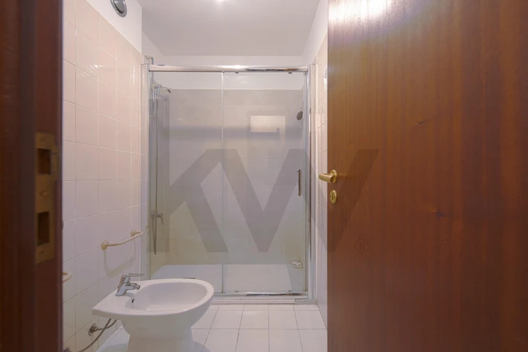 Apartamento T2 para Venda em Santo António dos Cavaleiros e Frielas Foto 11