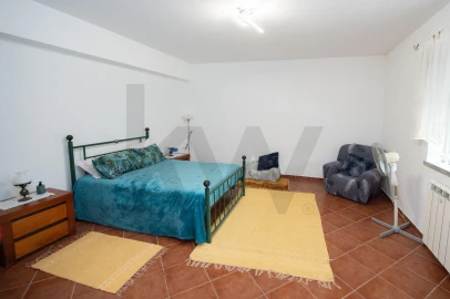 Moradia T6 para Venda em Vela