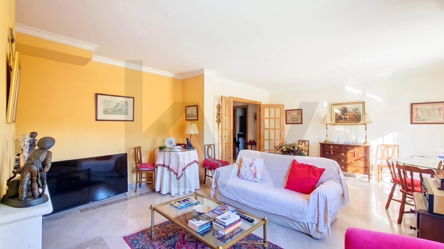 Apartamento T2 para Arrendamento em Alcabideche Foto 4