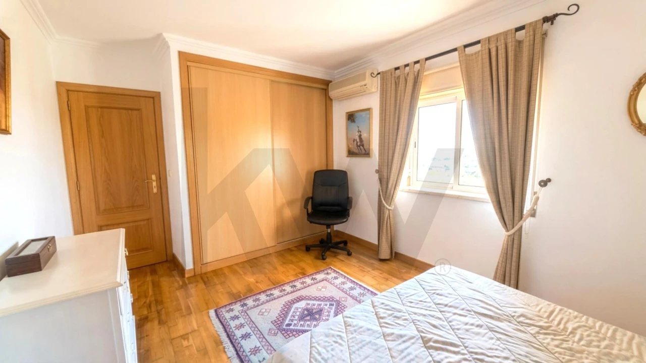 Apartamento T2 para Arrendamento em Alcabideche Foto 15