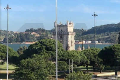 Moradia T5 para Arrendamento em Belém