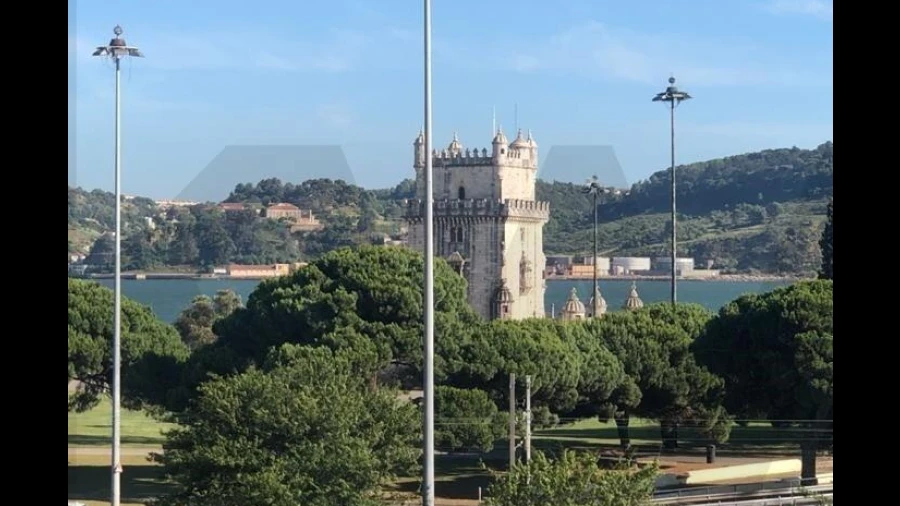 Moradia T5 para Arrendamento em Belém