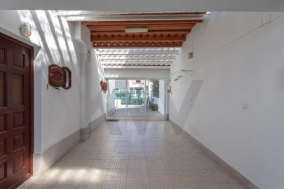 Moradia T4 para Venda em Charneca de Caparica e Sobreda