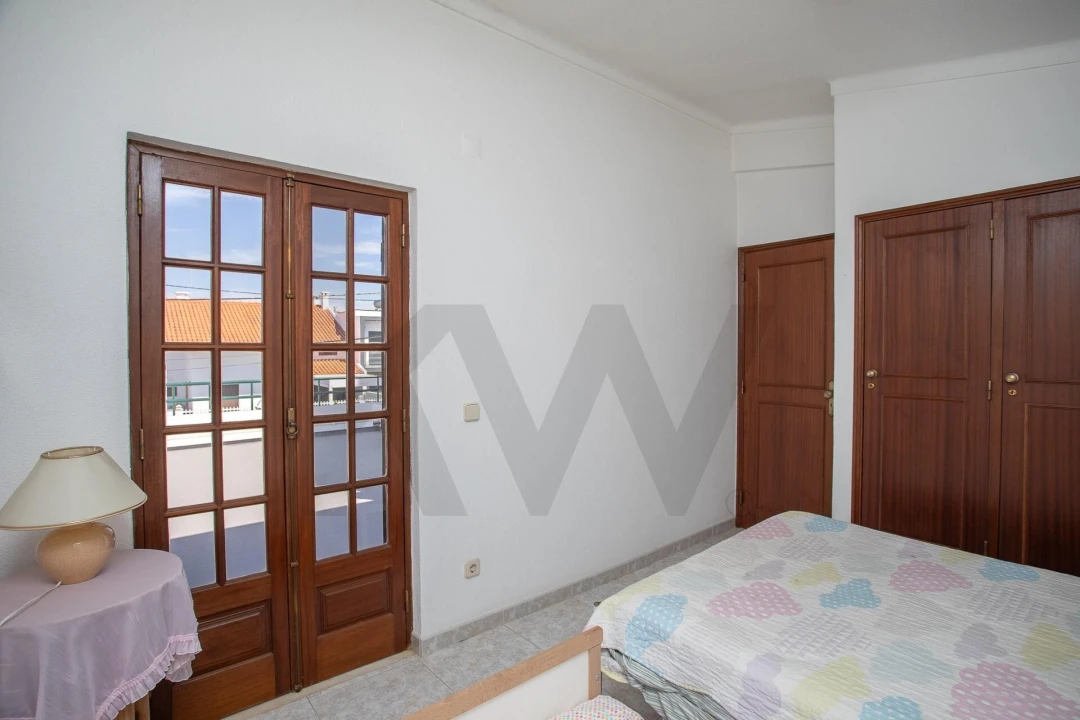 Moradia T4 para Venda em Charneca de Caparica e Sobreda Foto 17