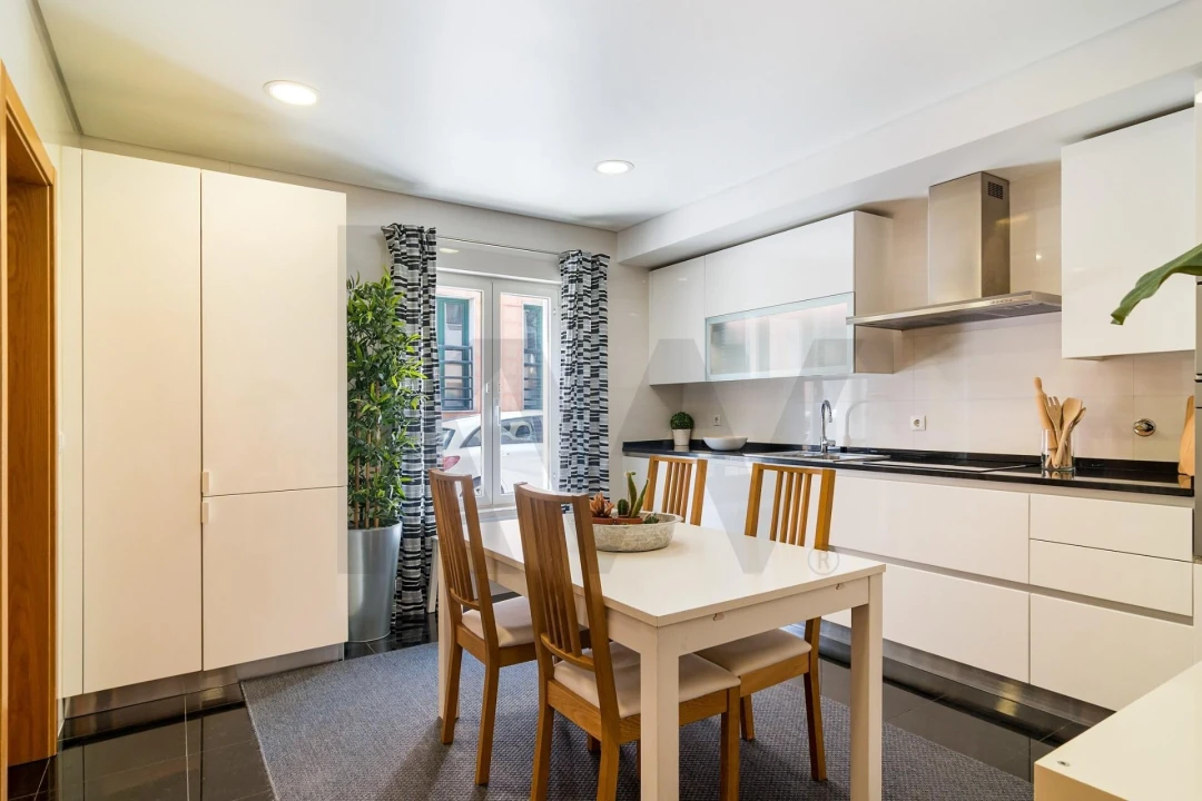 Apartamento T2 para Arrendamento em Benfica Foto 2