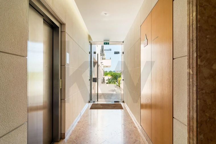 Apartamento T2 para Arrendamento em Benfica Foto 22