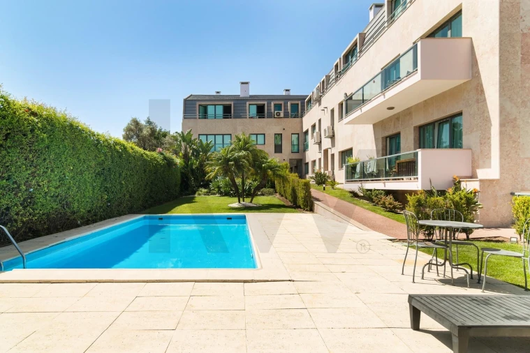 Apartamento T2 para Arrendamento em Benfica Foto 24