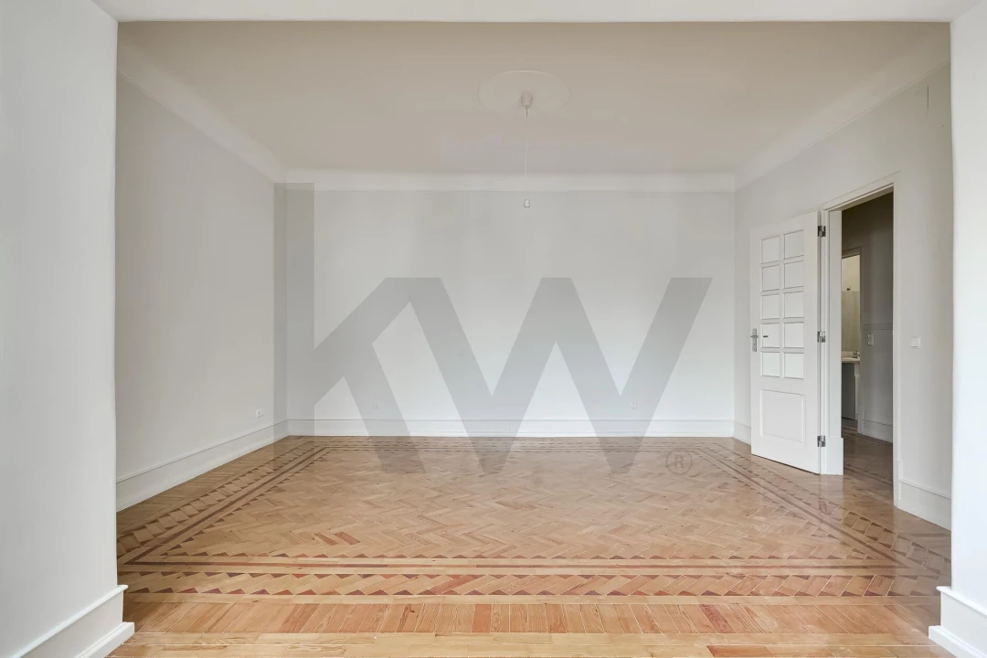 Apartamento T4 para Arrendamento em Campolide Foto 4
