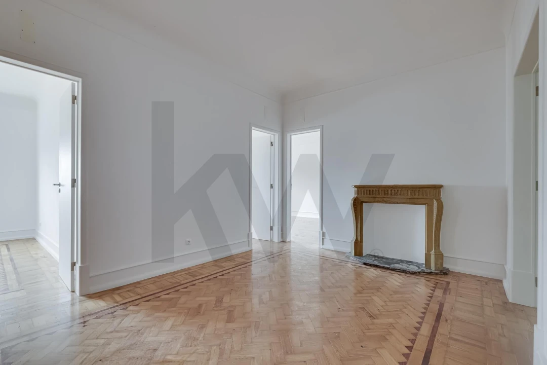Apartamento T4 para Arrendamento em Campolide Foto 6