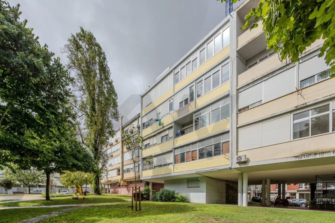 Apartamento T1 para Arrendamento em Alvalade Foto 21